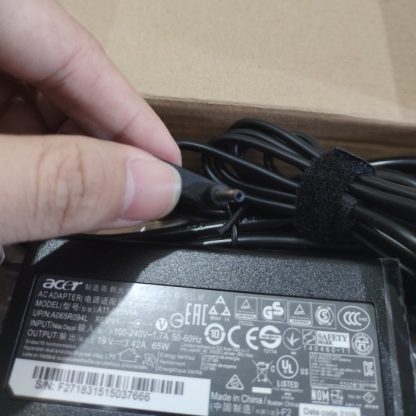 Adaptor Charger Acer 19V-3.42A 65Watt Small Plug ORIGINAL DC 3.0x1.1mm