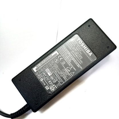 ORIGINAL Adaptor Charger TOSHIBA 19V 3.95A Portege M800 M900 Satego